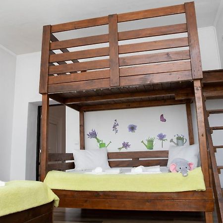 Cosy Apartment In City Centre Oradea Exterior foto